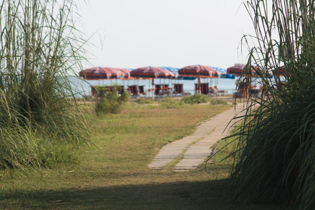 Hotel Lido Vasto Exterior foto