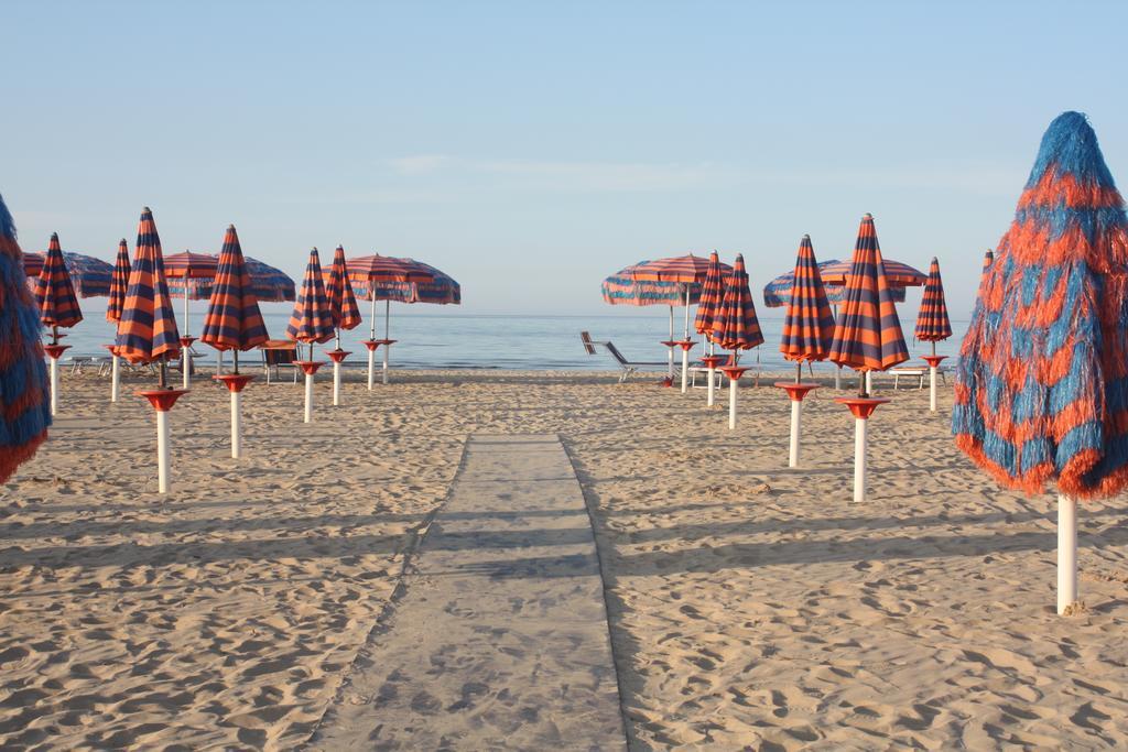Hotel Lido Vasto Exterior foto